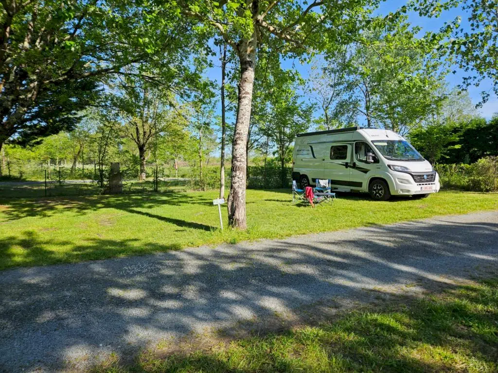 emplacement tente et camping car au fief melin