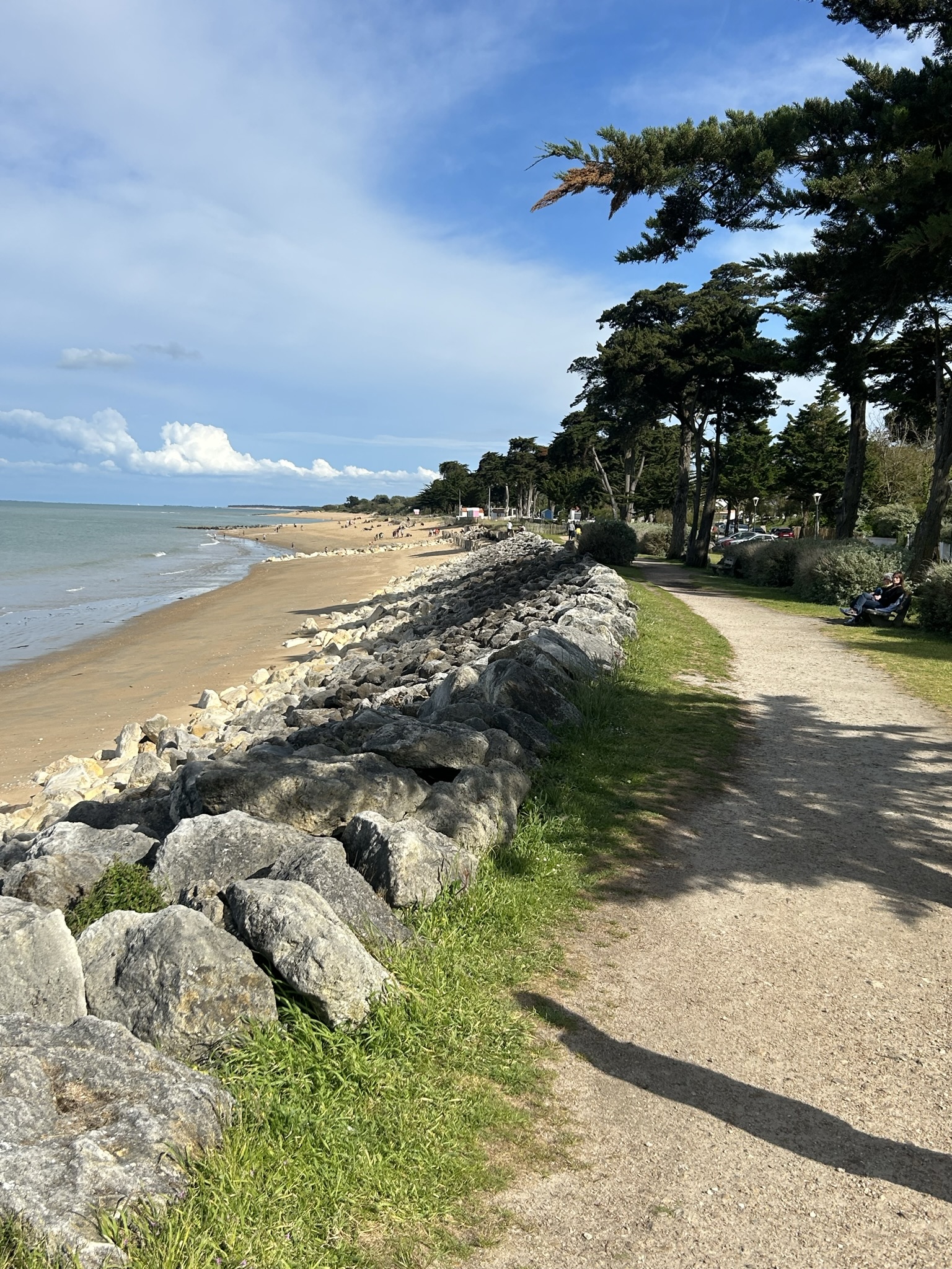 Promenade le long de la plage de La Brée-les-Bains