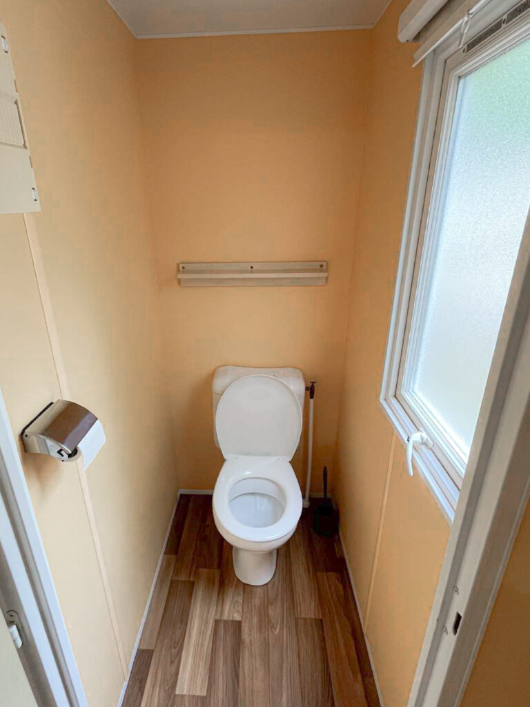 MH021 2ch Camping Le Fief Melin PHOTO MH021 toilettes 2